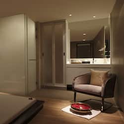 Couples treatment rooms, body treatments, deep-tissue massages