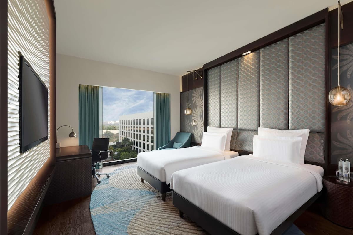 EXECUTIVE CLUB TWIN ROOM - Lounge access with Cocktail Hours.15% discount on F&B and Laundry | 1 bedroom, Egyptian cotton sheets, premium bedding, down duvets