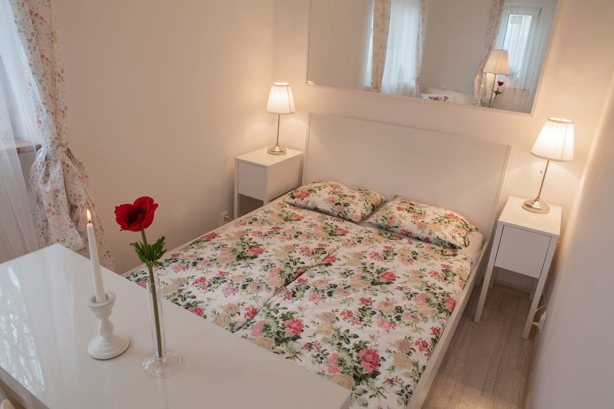 Strykjärn/strykbräda, gratis barnsängar, gratis wi-fi och sängkläder