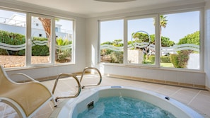 Indoor spa tub