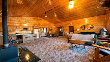 3 Bedroom/3 Bath Cabin | Interior entrance