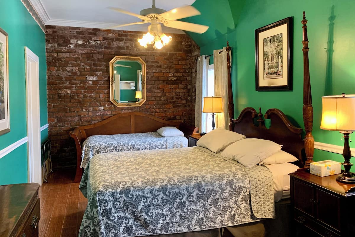 Traditional Room, 1 Bedroom | 1 bedroom, individually decorated, individually furnished