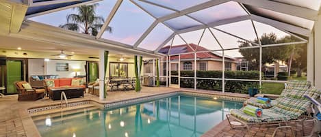 ดีลักซ์วิลล่า, 4 ห้องนอน, สระว่ายน้ำส่วนตัว, วิวคลอง | ลานระเบียง/นอกชาน