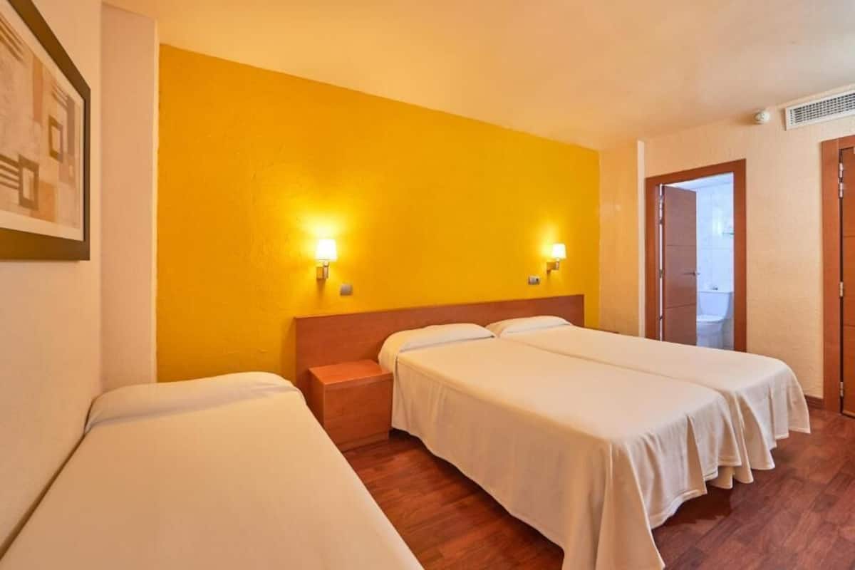 Double Room, Mountain View (2 adults and 1 child) | In-room safe, desk, free WiFi, bed sheets