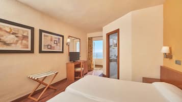 Double Room, Sea View | In-room safe, desk, free WiFi, bed sheets