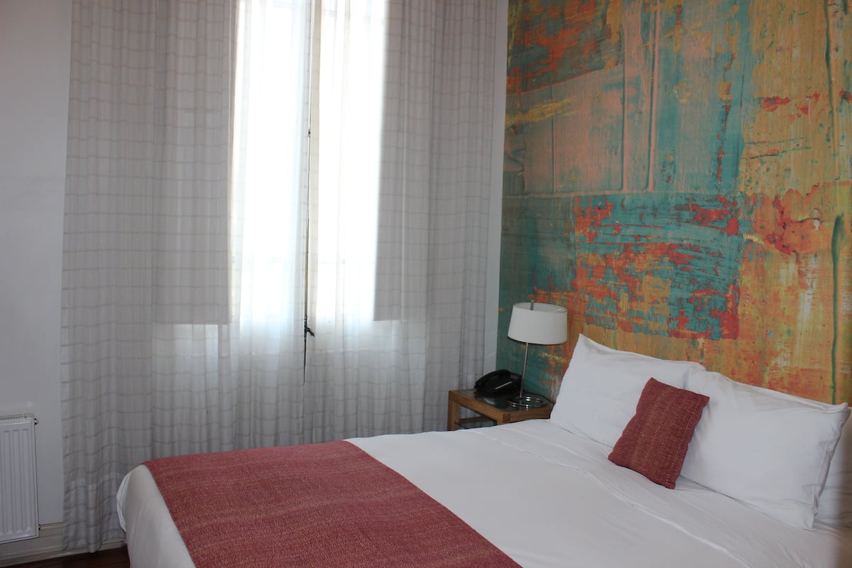 Basic-Doppelzimmer | 1 Schlafzimmer, hochwertige Bettwaren, Daunenbettdecken, Zimmersafe