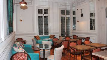 Sudah termasuk sarapan ala kontinental setiap hari