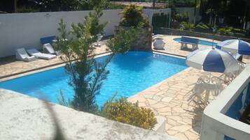 Quarto triplo econômico | Piscina | 2 piscinas externas