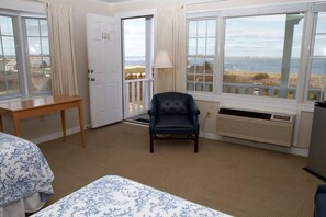 Iron/ironing board, free WiFi, bed sheets - The Hawthorne (Chatham)