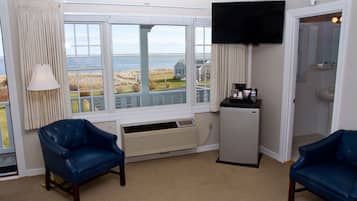 Superior Room, 2 Double Beds, Ocean View | Iron/ironing board, free WiFi, bed sheets