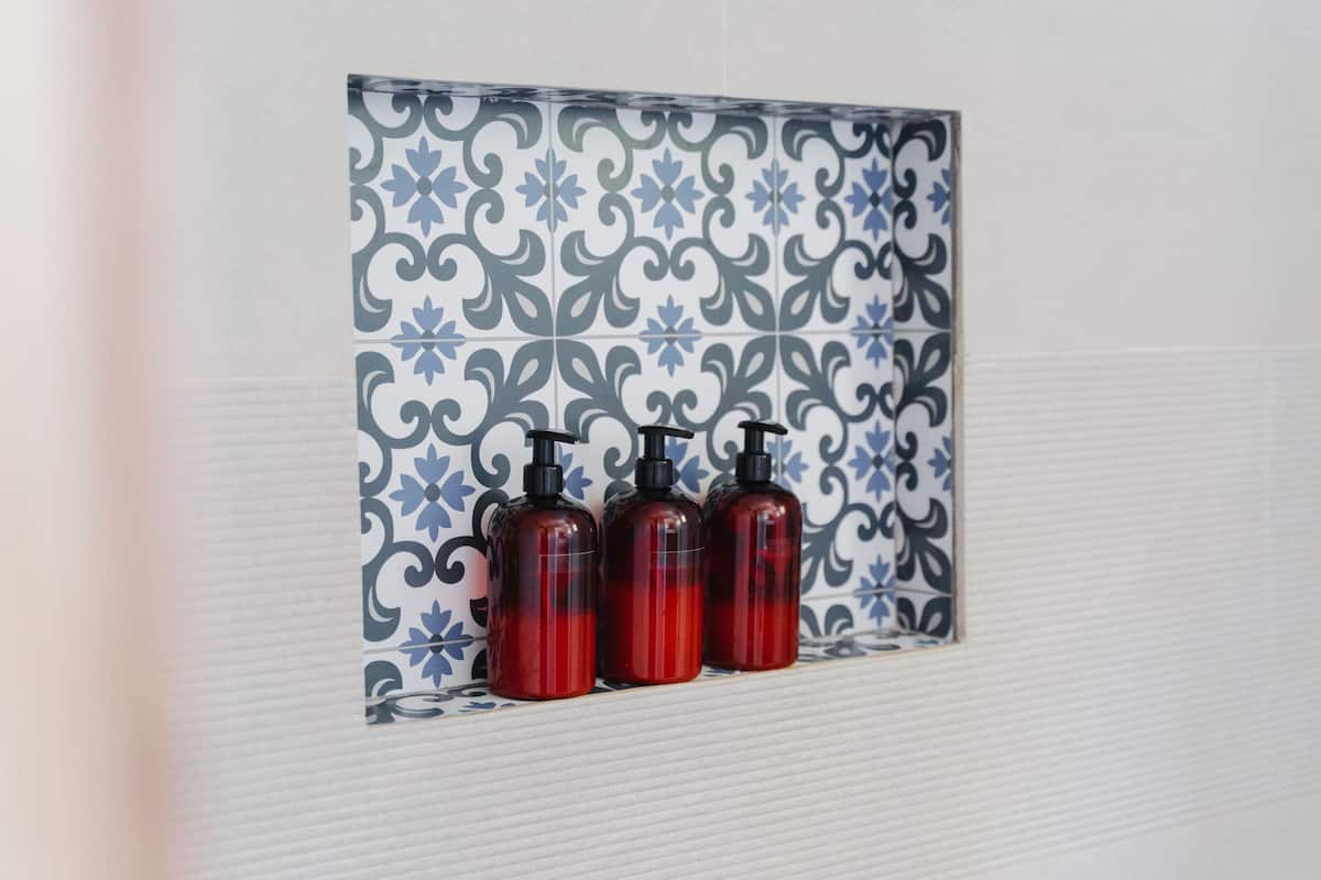 Suite 13 | Bathroom | Free toiletries, hair dryer, bathrobes, towels