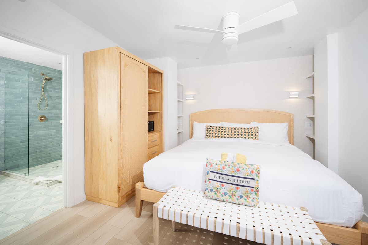Suite 4 | 1 bedroom, Egyptian cotton sheets, premium bedding, pillowtop beds