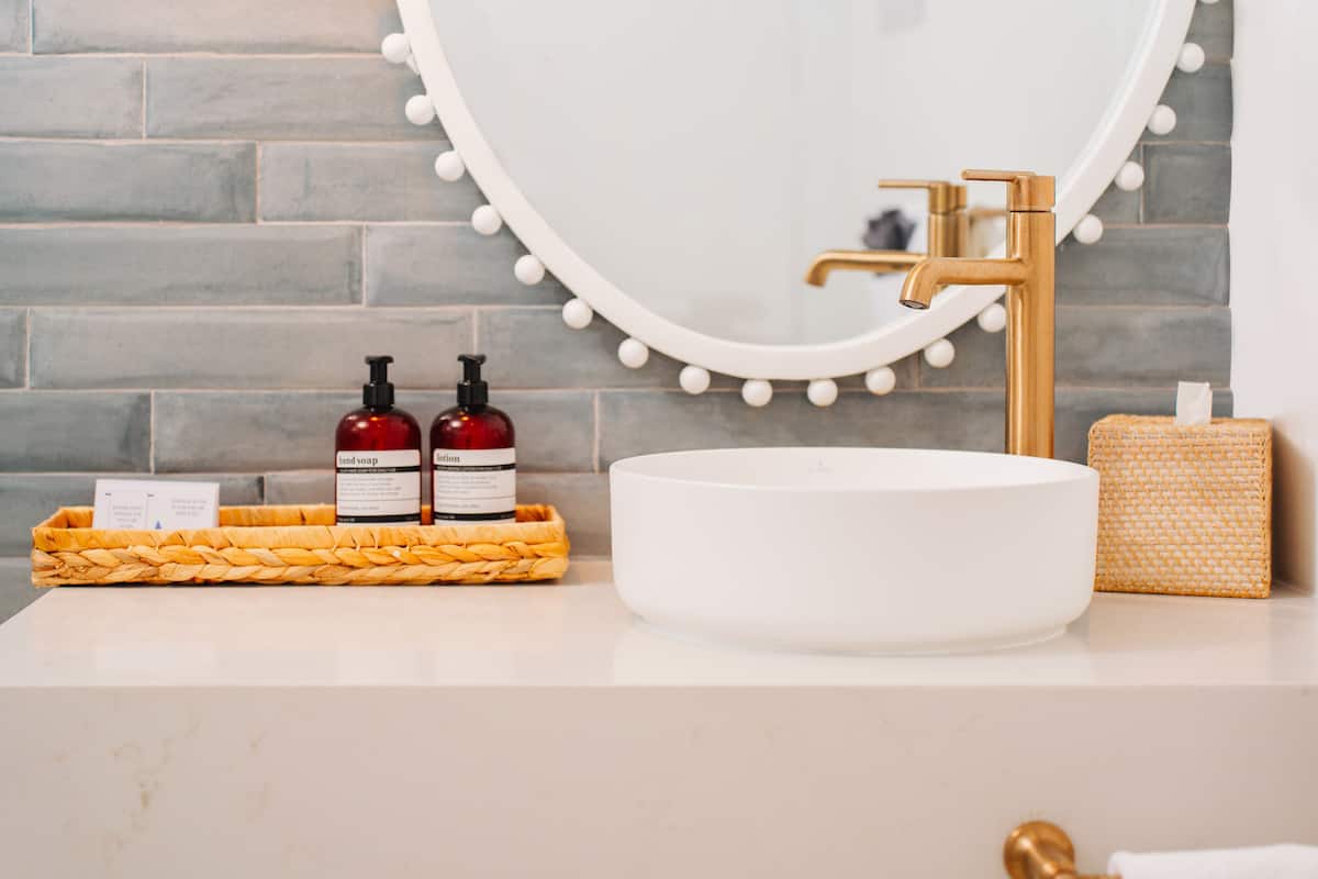 Suite 3 | Bathroom | Free toiletries, hair dryer, bathrobes, towels