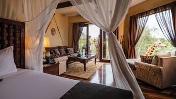 Giraffe Tree House | Egyptian cotton sheets, premium bedding, pillowtop beds, minibar