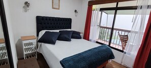 1 quarto, Wi-Fi de cortesia, roupa de cama