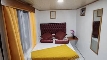 Free WiFi, bed sheets