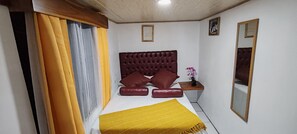 1 bedroom, free WiFi, bed sheets