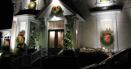 Shadow Lawn Inn
