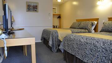 1 bedroom, desk, blackout drapes, free WiFi