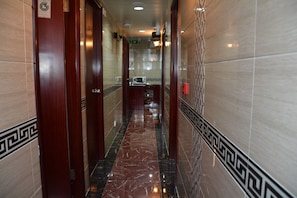 Pintu masuk interior