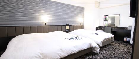 Kamar Triple, Bebas Asap Rokok | Selimut bulu angsa, setrika/meja setrika, Wi-Fi gratis, dan seprai linen