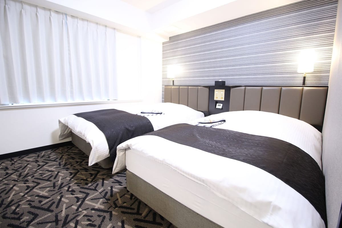 Down comforters, iron/ironing board, free WiFi, bed sheets