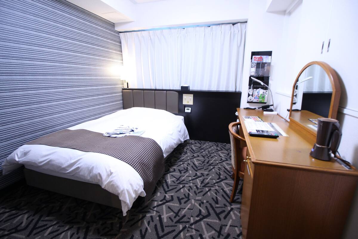 羽絨被、熨斗/熨衣板、免費無線上網、床單