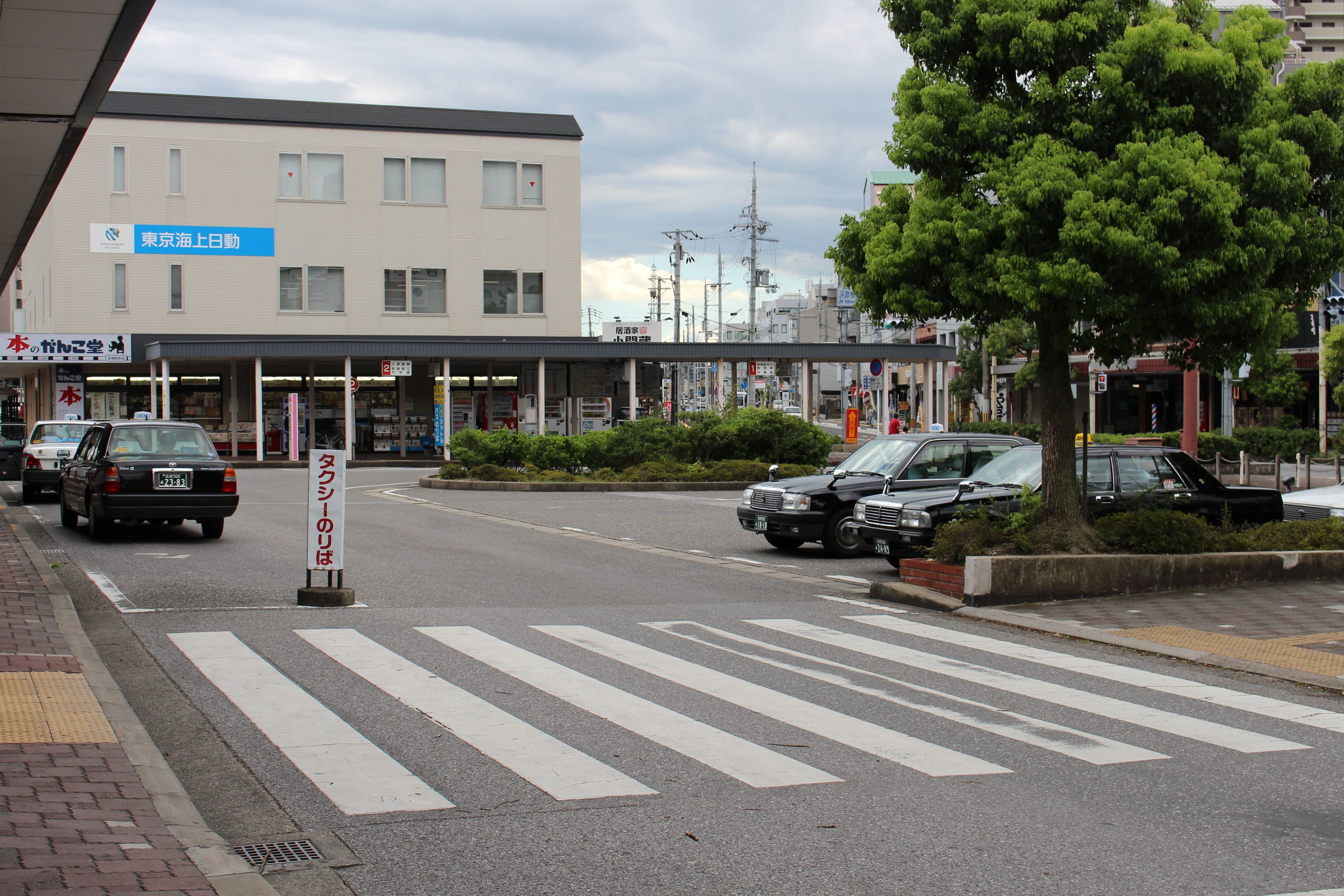 A building with a sign reading "Tokyo Sea View".