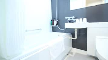 Triple Room, Non Smoking | Bathroom | Combined shower/bathtub, deep-soaking bathtub, free toiletries
