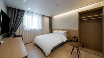 Event Room (Randomly assigned upon check in) | Premium bedding, desk, soundproofing, iron/ironing board