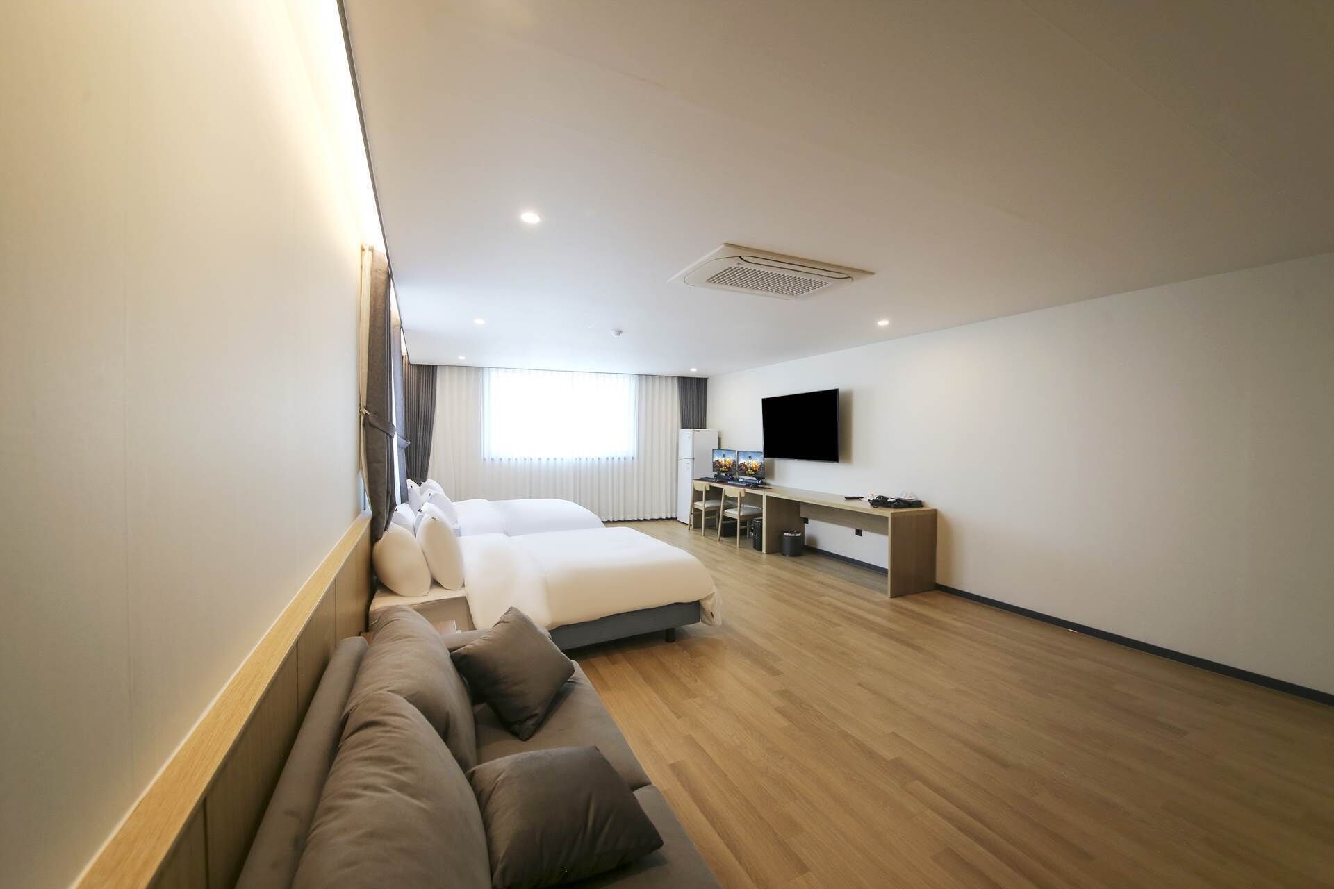 family twin room | 1 bedroom, premium bedding, desk, soundproofing