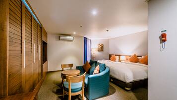 Suite (A) | Blackout drapes, soundproofing, free WiFi, bed sheets