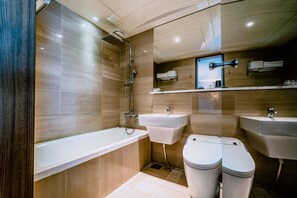 Suite (A) | Bathroom | Shower, hair dryer, bathrobes, slippers