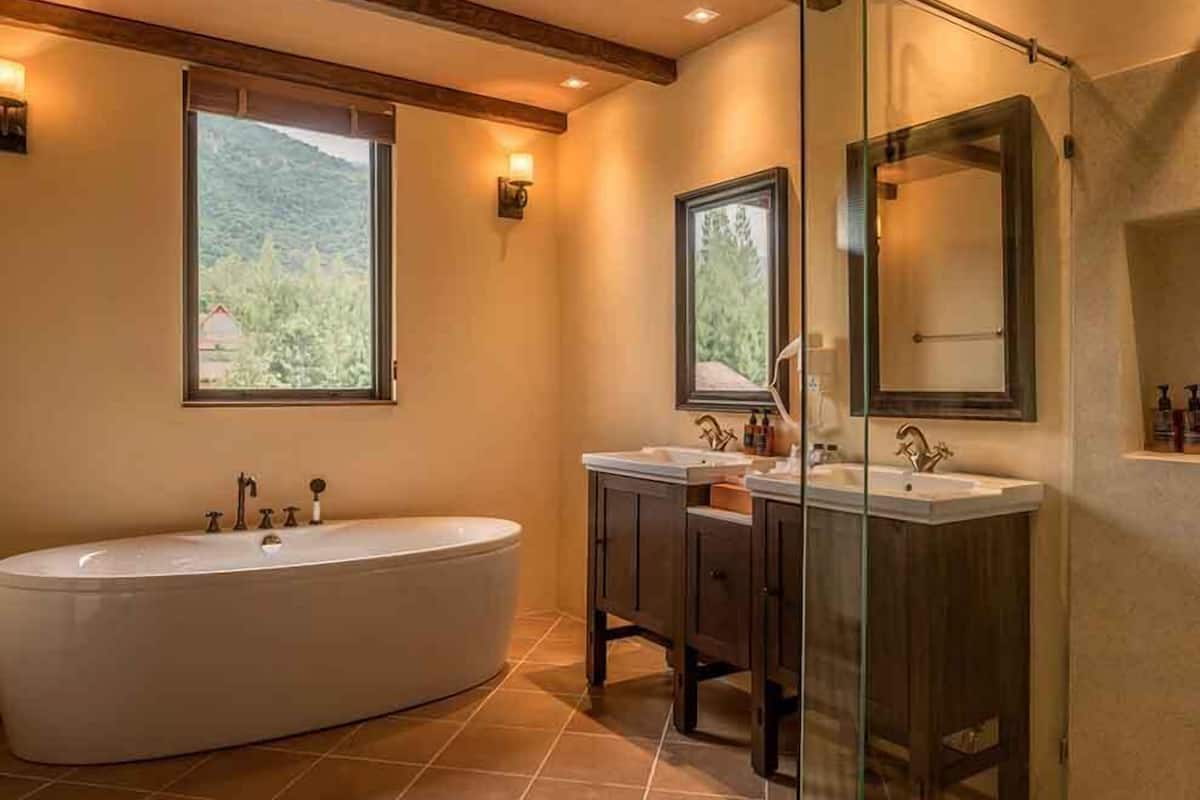 casetta mountain  | bathroom | separate bathtub and shower, deep-soaking bathtub, rainfall showerhead