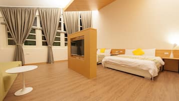 Quadruple Room | Free minibar, desk, soundproofing, free cribs/infant beds