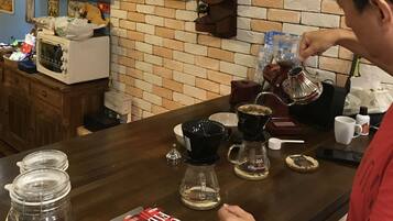 Free daily on-the-go breakfast