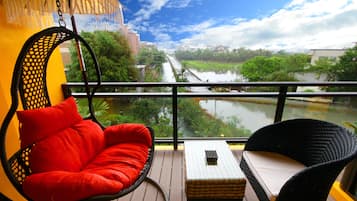 Deluxe Double Room, River View | Balcony