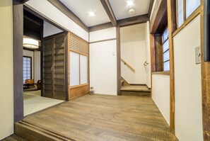 Interior entrance - Kyoka-an House (Kyoto)