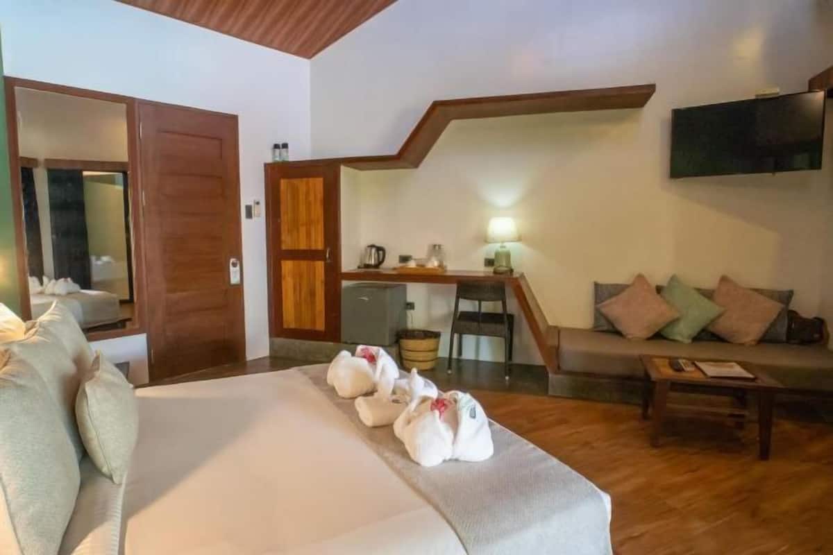 1 bedroom, minibar, in-room safe, desk