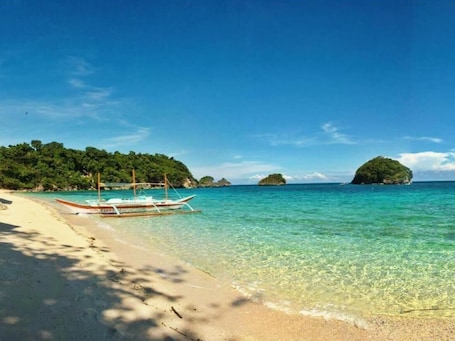 Una playa cerca