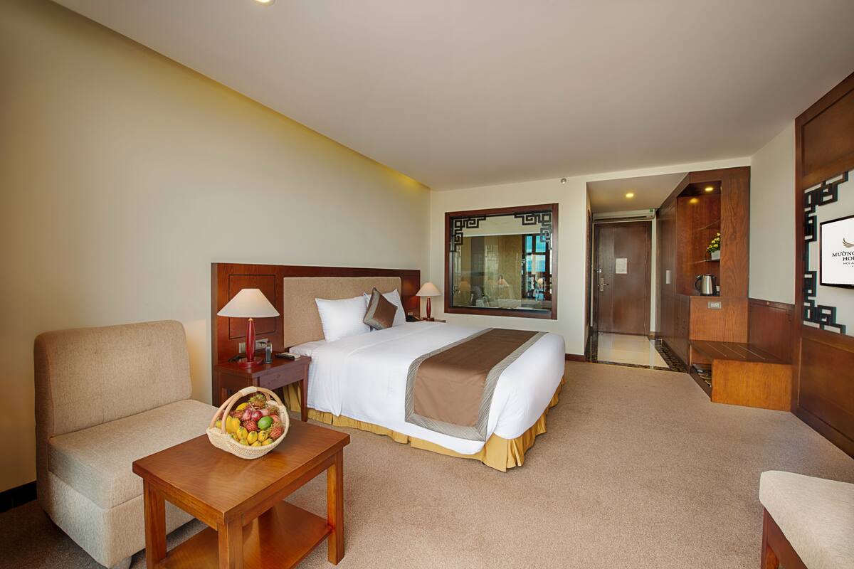 Habitación Deluxe, 1 cama de matrimonio grande, vistas a la ciudad | Ropa de cama de alta calidad y edredones de plumas