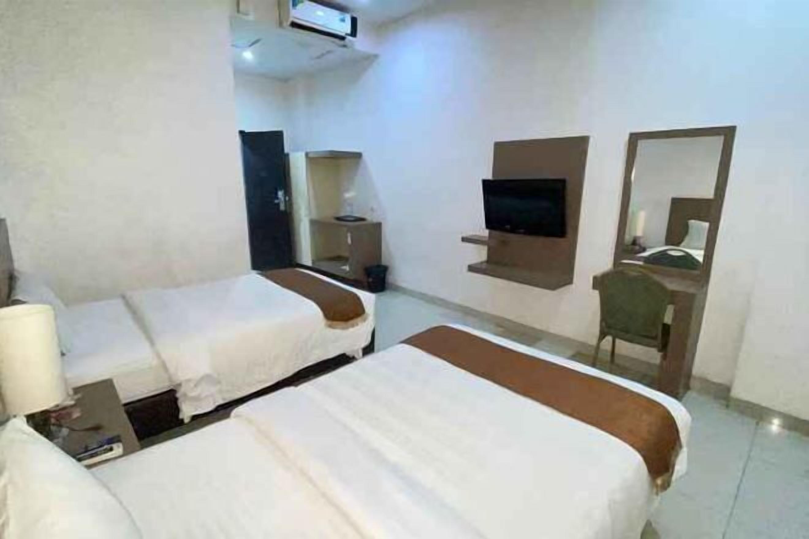 Desk, free WiFi, bed sheets