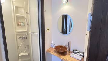 Single Room with shower (1 person), Non Smoking | Iron/ironing board, free WiFi, bed sheets