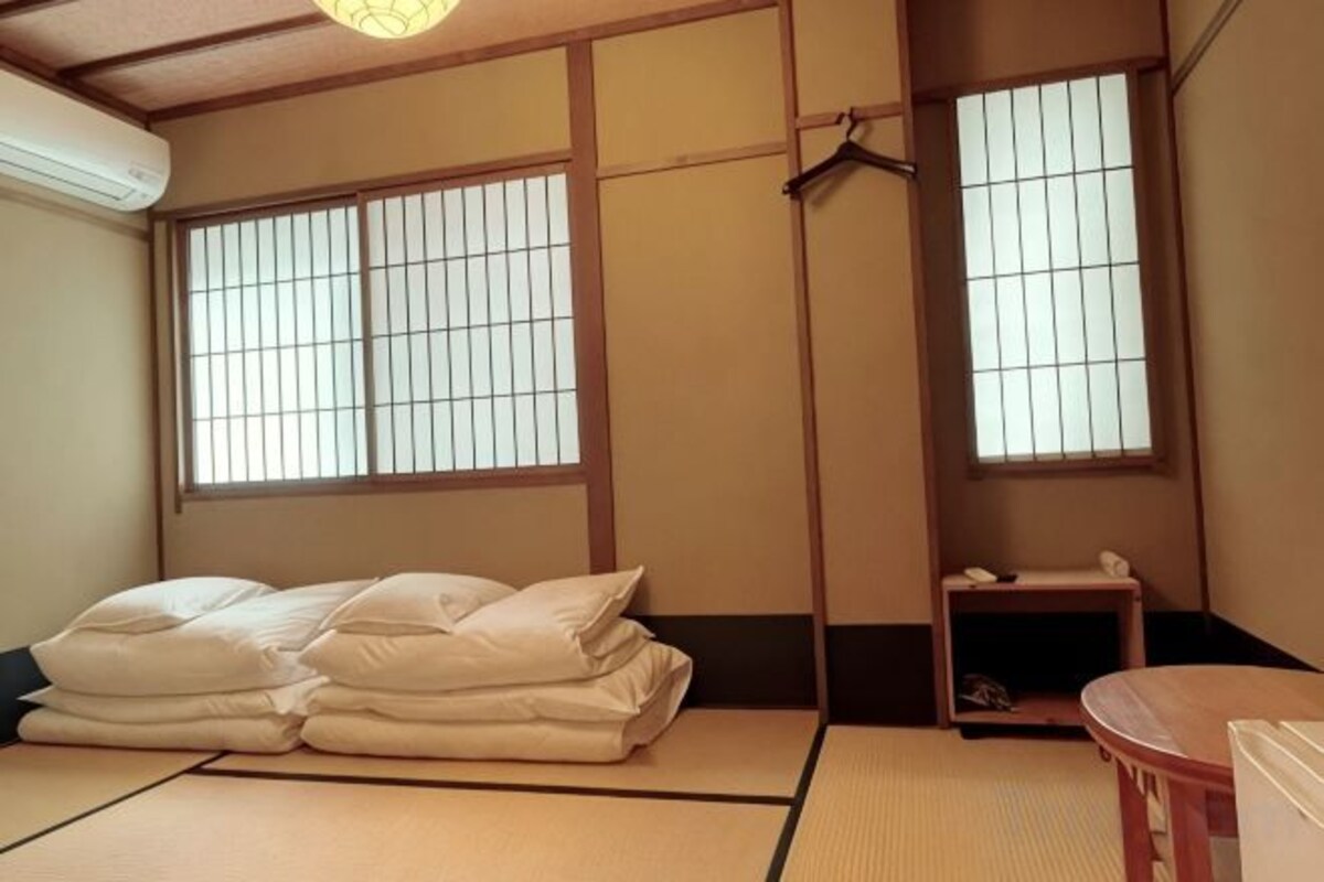 Twin Room with Private Bathroom-Non-Smoking