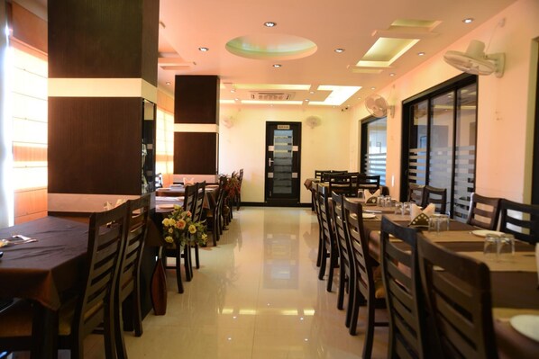 Breakfast, lunch and dinner served - Divine Destination (Varanasi)