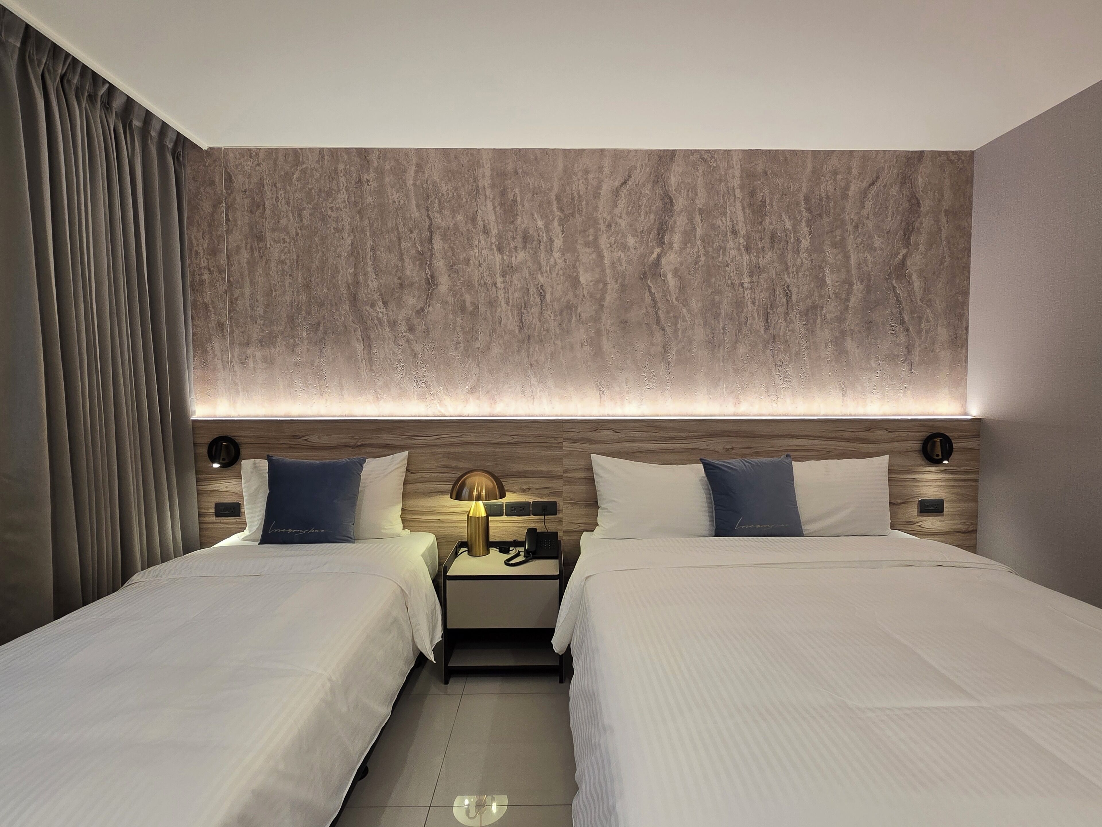 Free WiFi, bed sheets