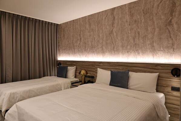 高級三人房 | 免費 Wi-Fi、床單