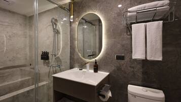 Deluxe Double Room | Free WiFi, bed sheets
