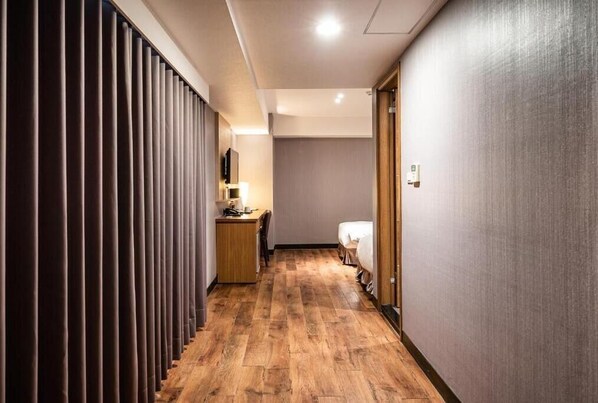 Desk, free WiFi, bed sheets