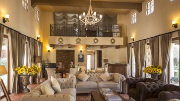 Check-in/check-out kiosk